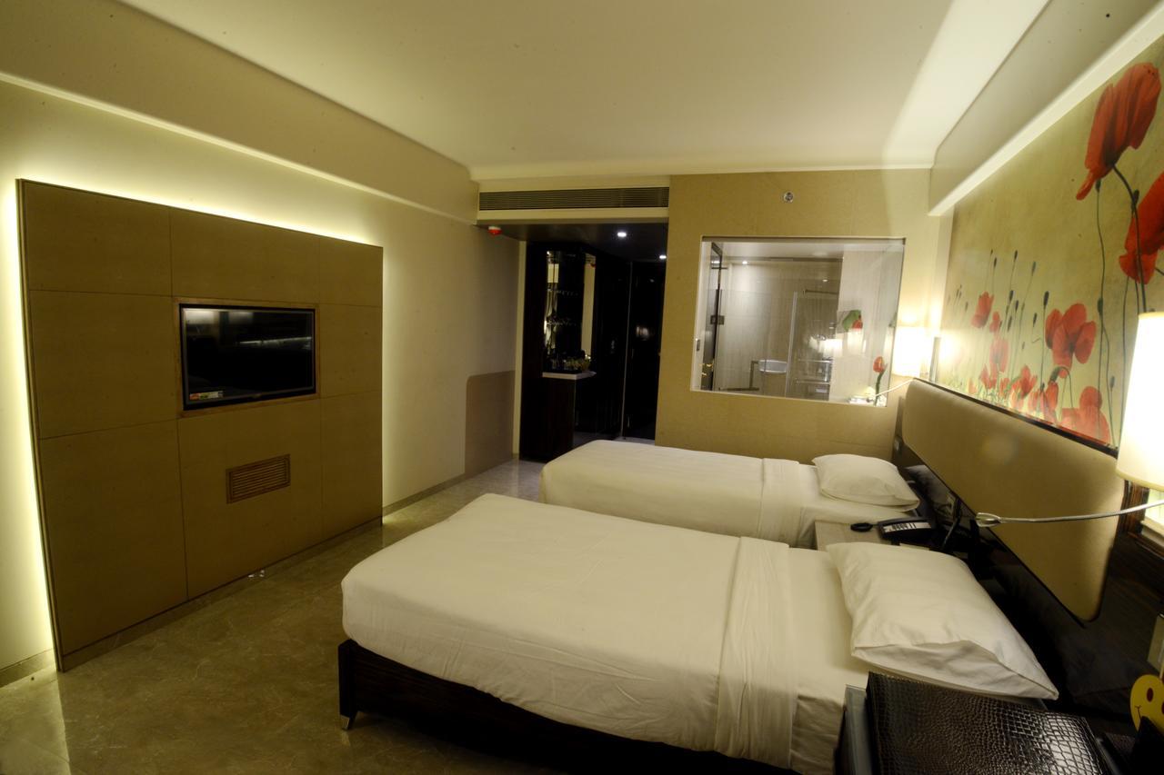 Sai Palace Grand, Malad Mumbai Eksteriør bilde