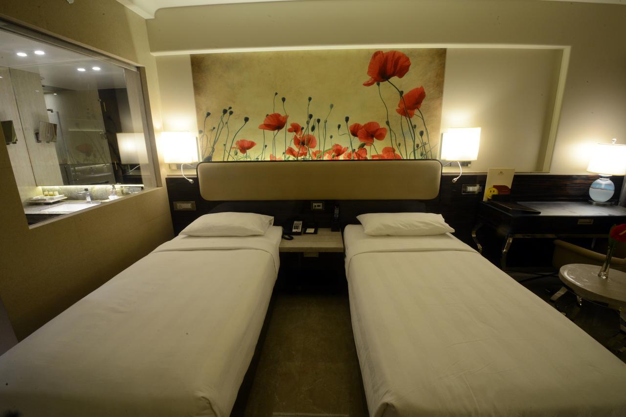Sai Palace Grand, Malad Mumbai Eksteriør bilde