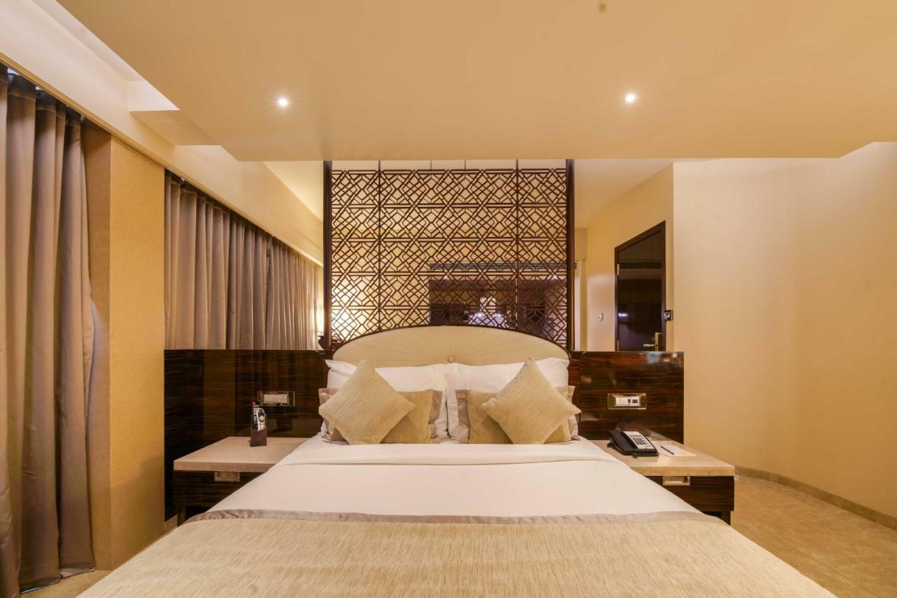 Sai Palace Grand, Malad Mumbai Eksteriør bilde
