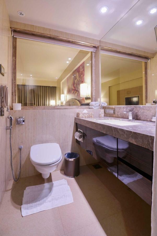 Sai Palace Grand, Malad Mumbai Eksteriør bilde