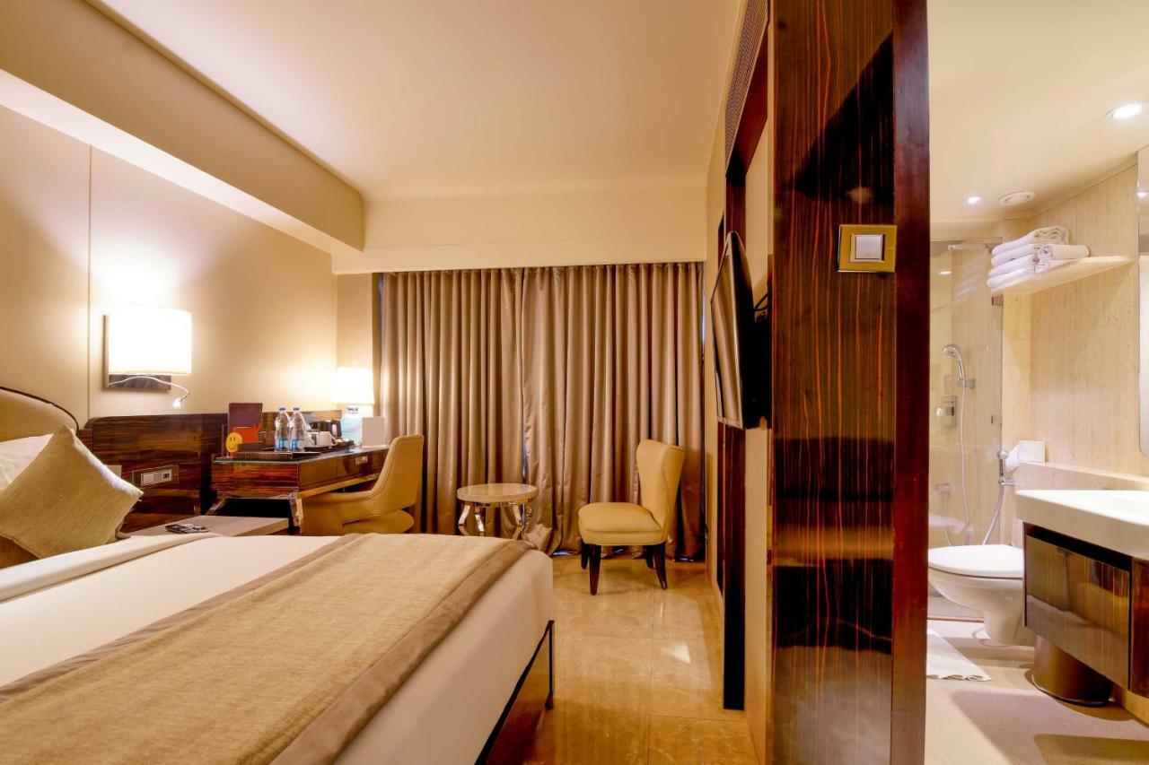 Sai Palace Grand, Malad Mumbai Eksteriør bilde