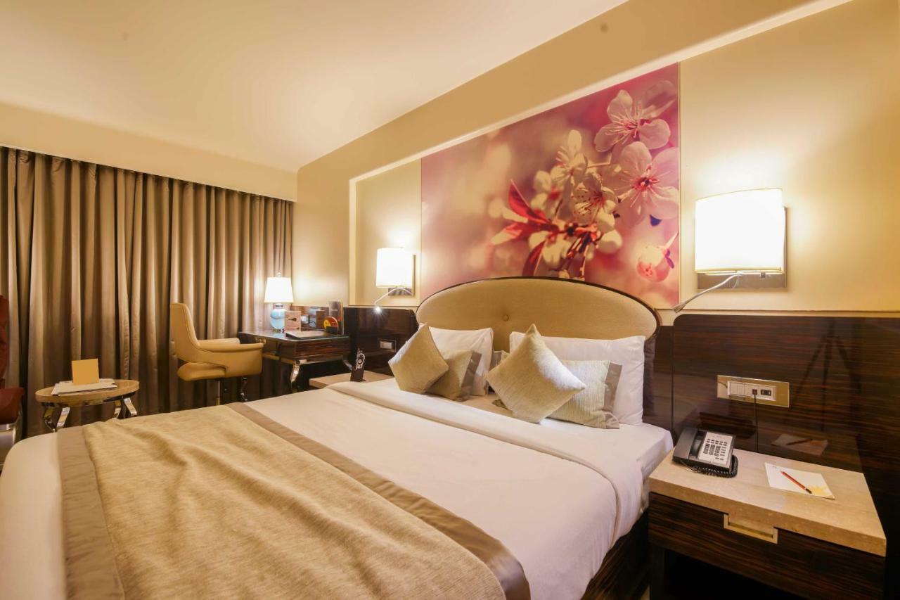 Sai Palace Grand, Malad Mumbai Eksteriør bilde